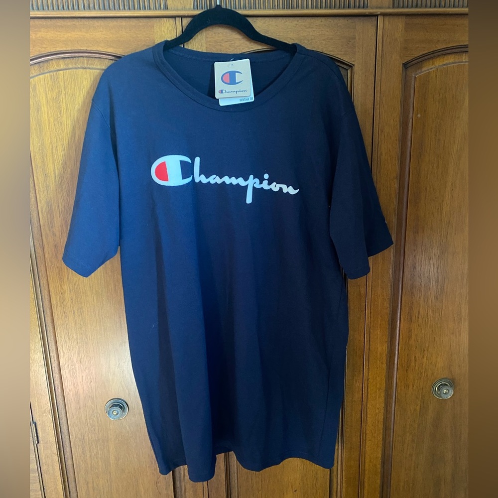 ⭐️ Mens XL navy blue Champion heritage tee⭐️